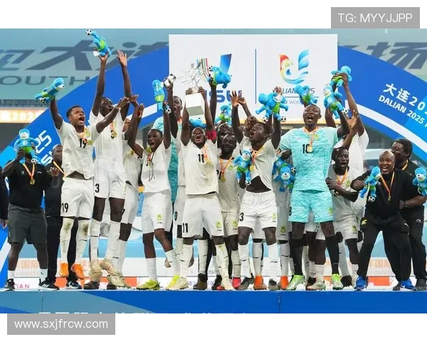 加纳晋级世界杯!球场万人齐做 Siu 狂欢